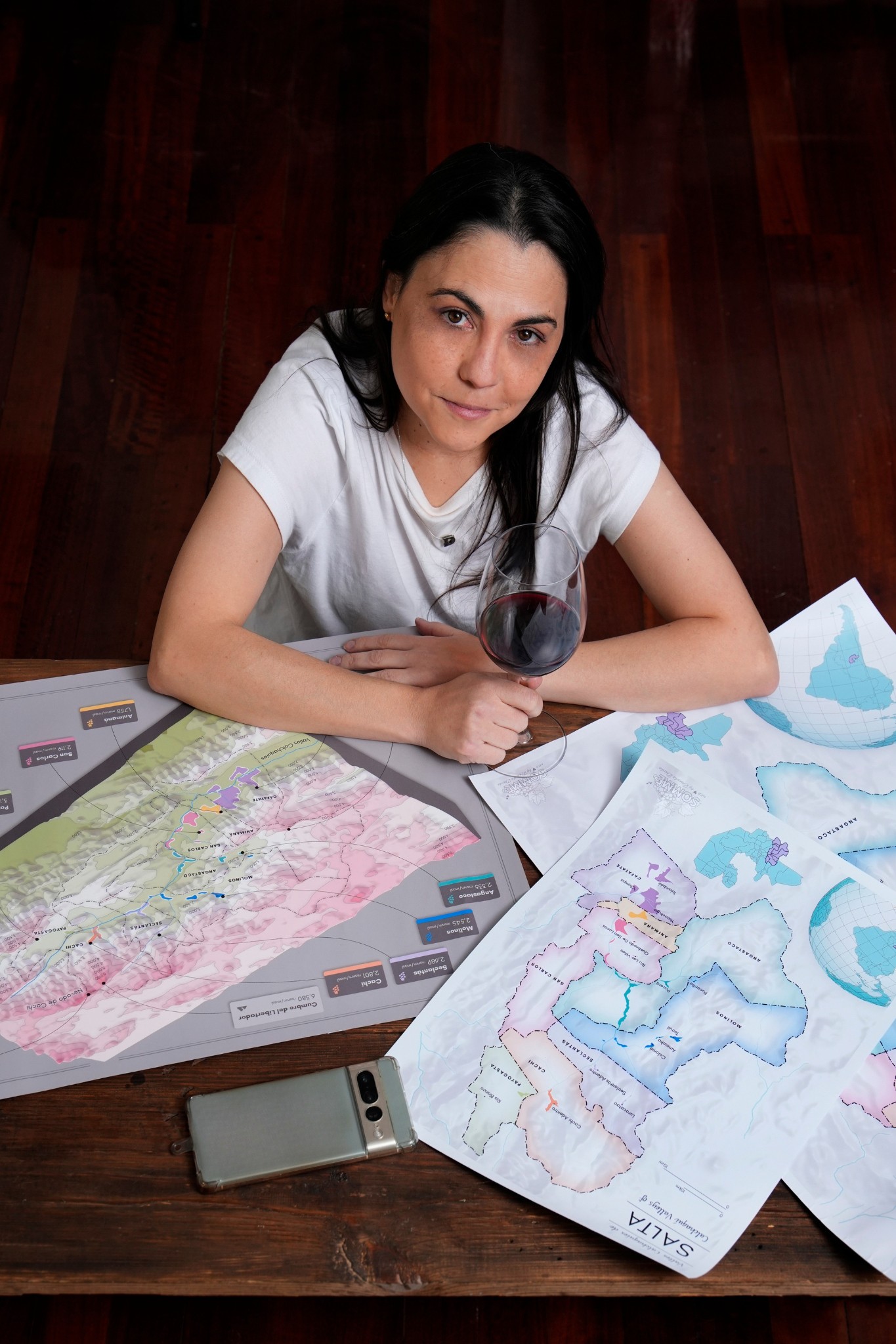 Daniela Dávila, Coachee rodeada de sus mapas